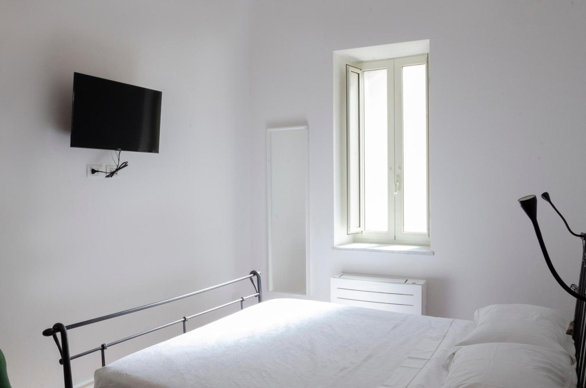 Suite Dante Naples Exterior photo
