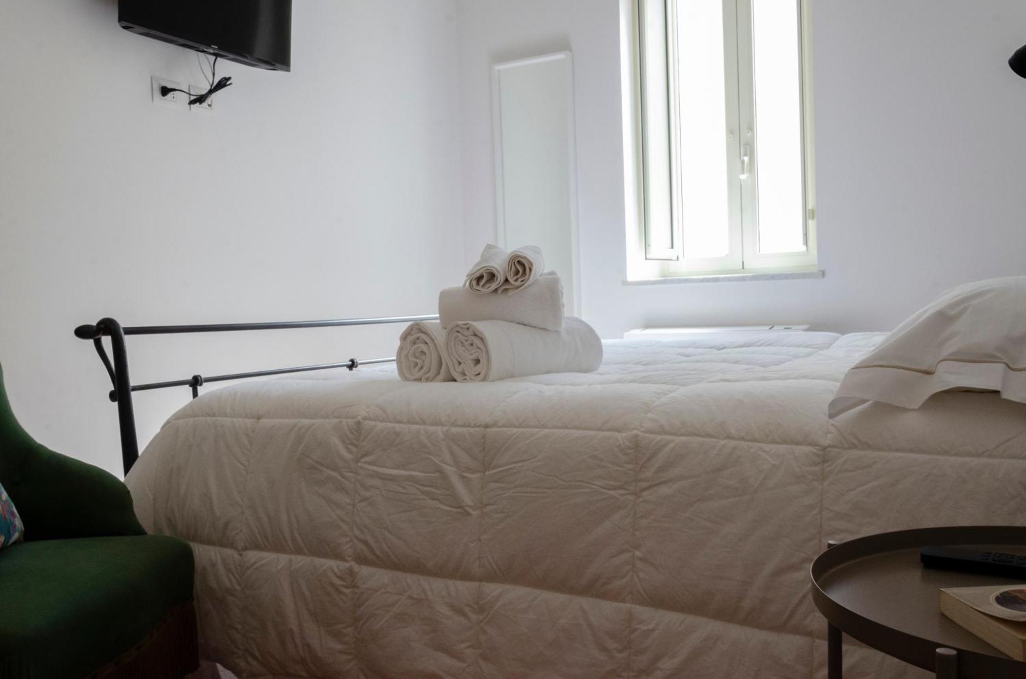 Suite Dante Naples Exterior photo